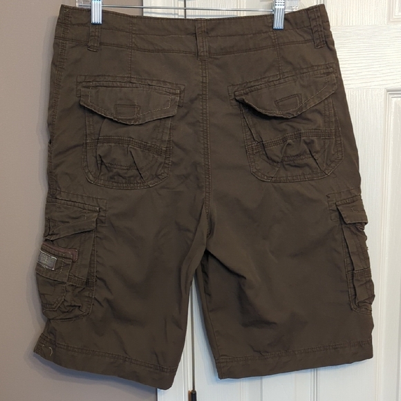 UNIONBAY Men's Dark Brown Cargo Shorts - Picture 3 of 8